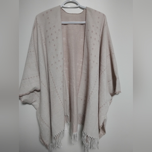 New Gentle Fawn Poncho - Picture 1 of 1